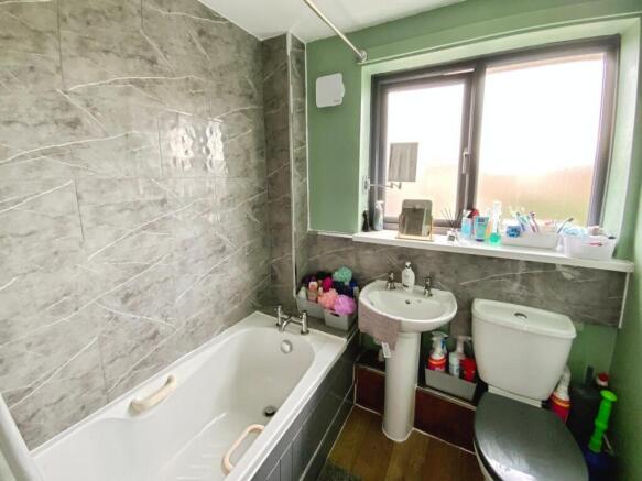 3 bed Terraced for sale Image 10
