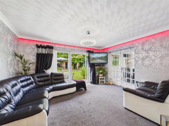 4 bed Semi-Detached for sale Image 10