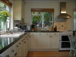 Breakfast room.