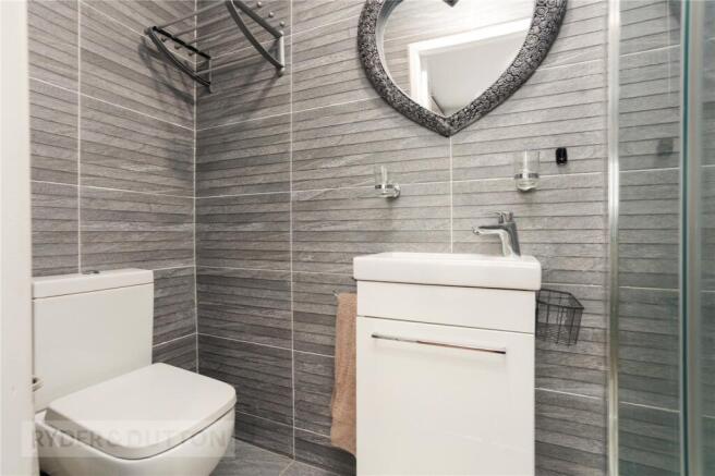 4 bed Detached for sale Image 11