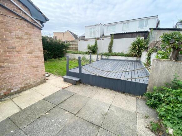 4 bed Semi-Detached for sale Image 4