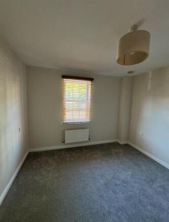 Bedroom 1.jpg