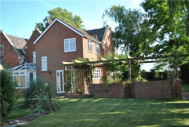 Home and Gardens
