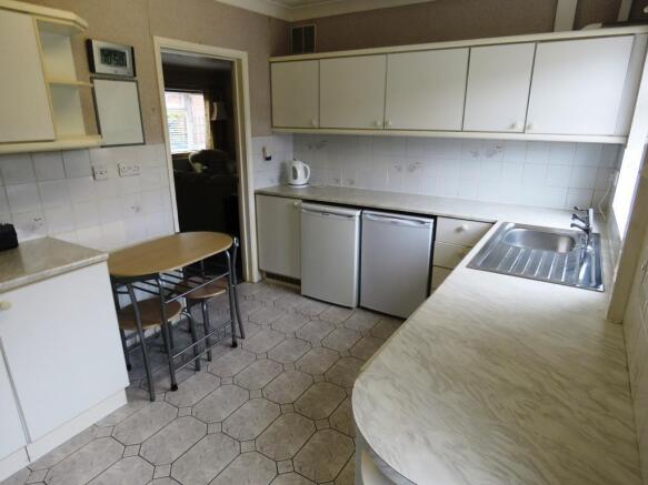 kitchen 1.JPG