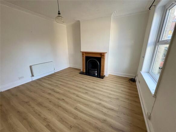 2 bed Terraced to rent Image 7