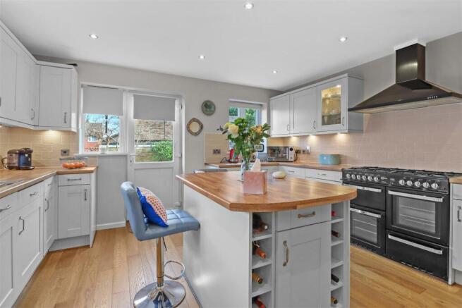 Kitchen breakfast room