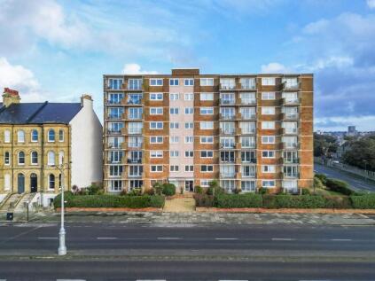 Kingsway, Hove, BN3