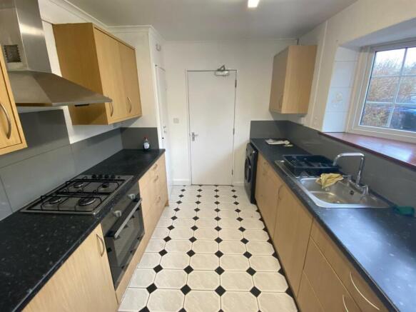 kitchen 2.jpg