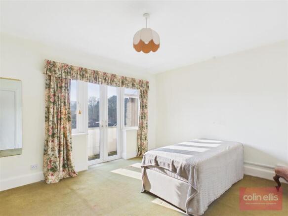 2 bed Flat for sale Image 10