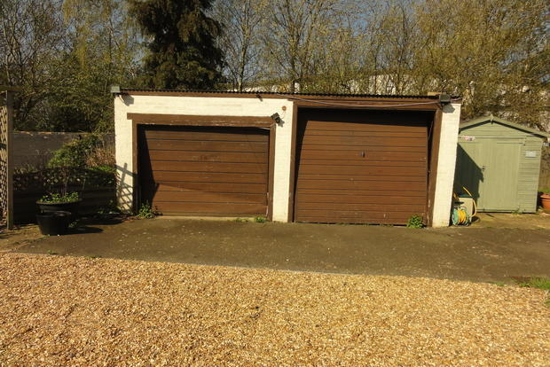 DOUBLE GARAGE