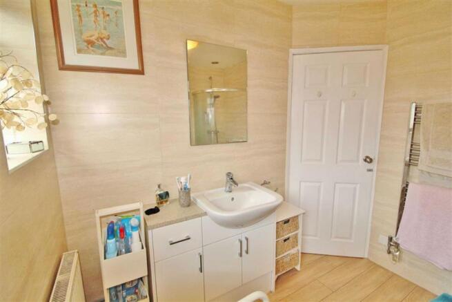 Family Bathroom Second view