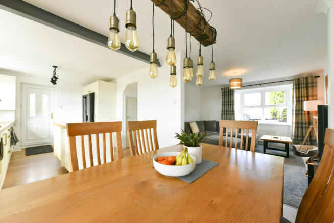 4 bed Detached for sale Image 6