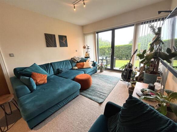 2 bed Apartment for sale Image 5