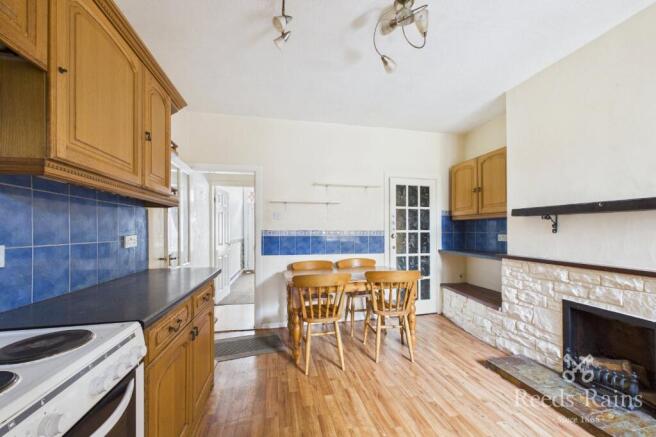 3 bed Terraced to rent Image 6