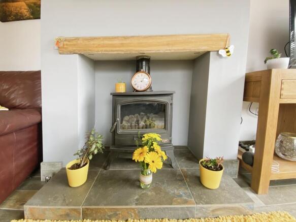 Feature gas fire