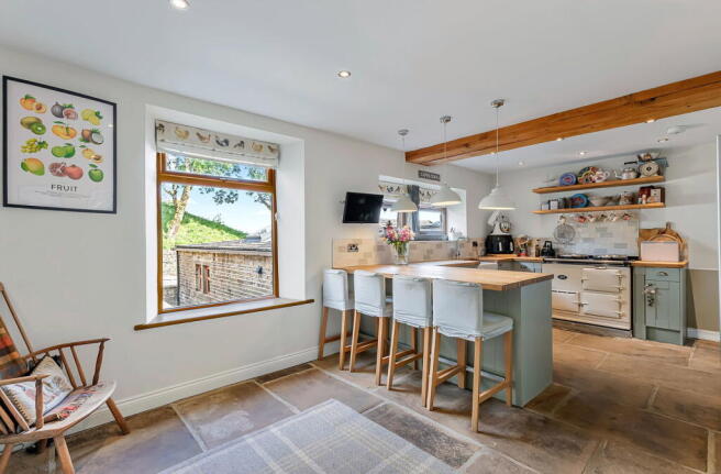 4 bed Semi-Detached for sale Image 10