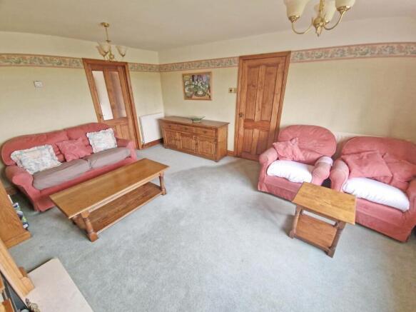 Lounge1.jpg