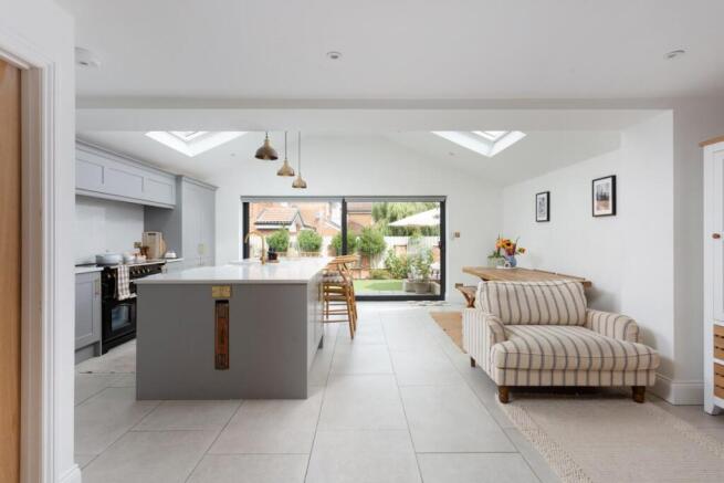 4 bed Detached for sale Image 6