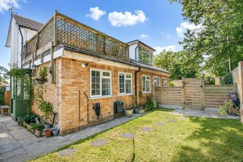 Maxwells Path, Hitchin, SG5