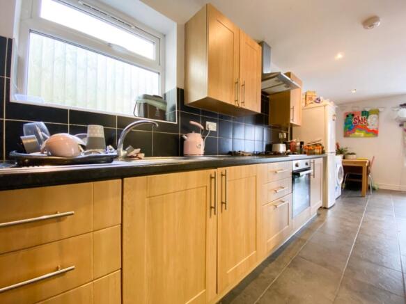 Wyeverne Road, Cathays photo 4