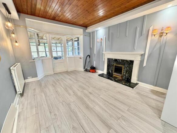 Davidson Frost-Wellings, DFW, Wychwood Avenue, Liv