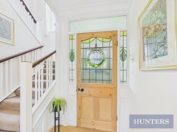 5 bed Semi-Detached for sale Image 9