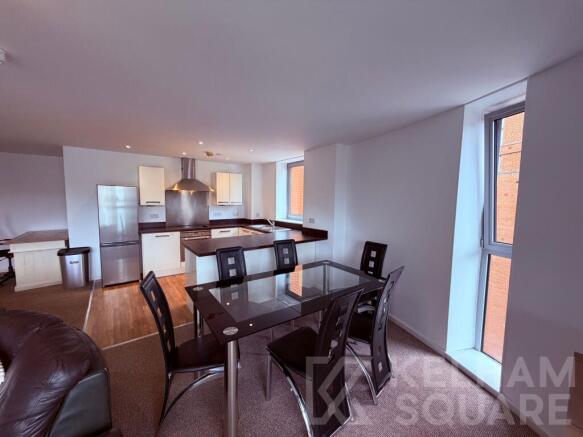 2 bed Apartment to rent Image 6