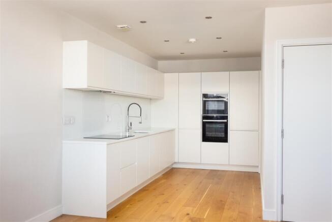 2 bed Penthouse for sale Image 4