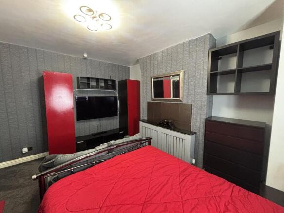 Room 5 (b)