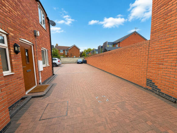 2 bed Apartment for sale Image 11
