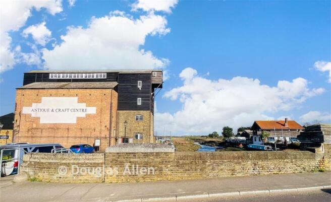 External Lifestyle Photograph