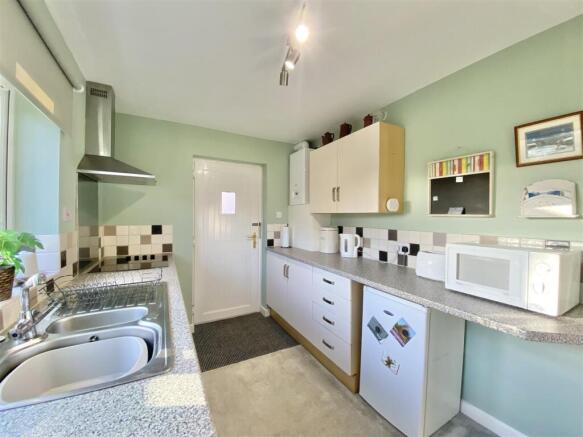 2 bed Detached Bungalow for sale Image 7