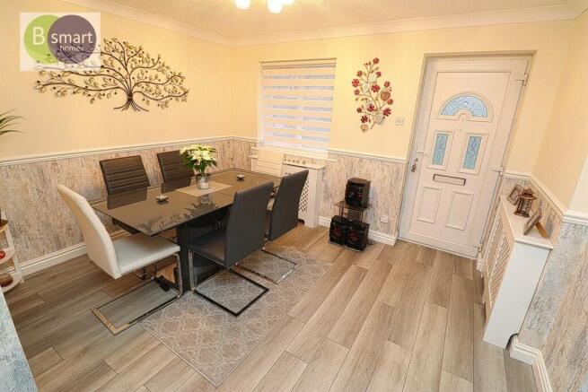 4 bed Detached for sale Image 5