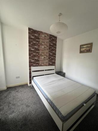 Ground Floor Flat with Garden