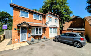 8, Juniper Close, Whitehill, Bordon GU35 9EZ