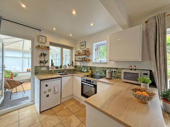 3 bed Semi-Detached for sale Image 4