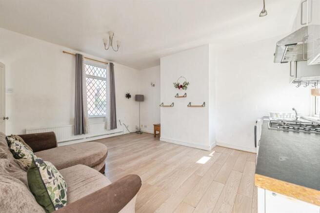 2 bed Detached for sale Image 4