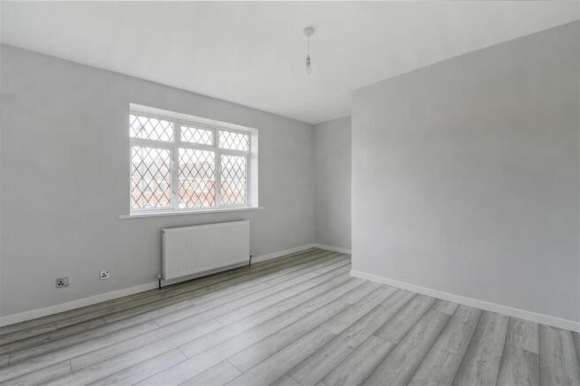 2 bed End of Terrace to rent Image 8