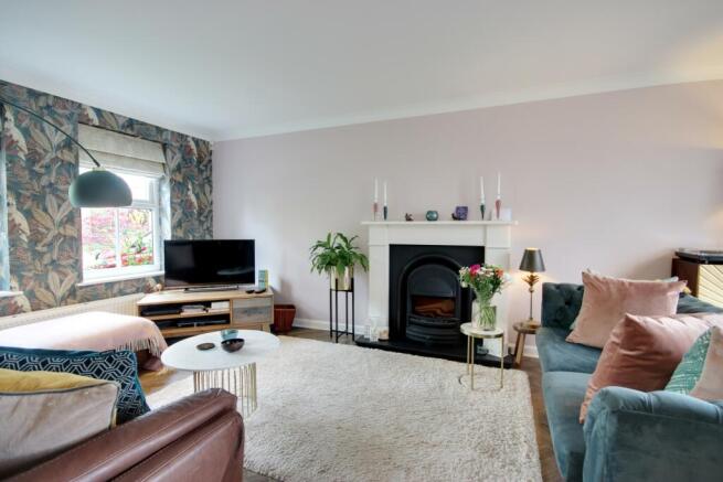 4 bed Detached for sale Image 11