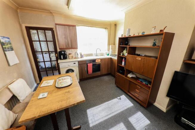 3 bed Semi-Detached for sale Image 6