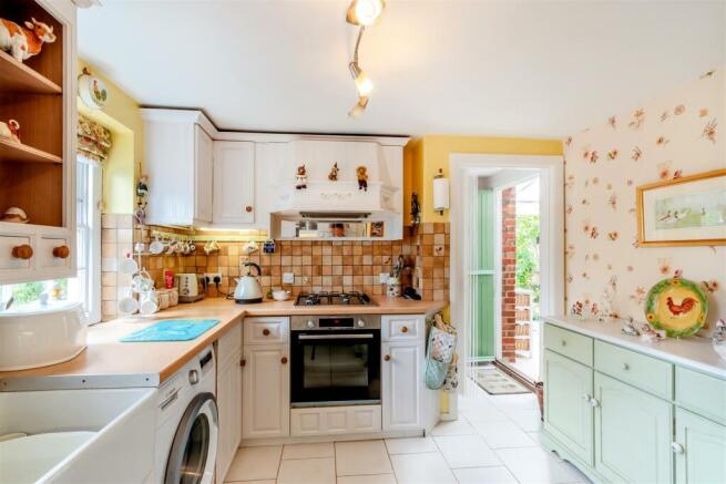 8562894-interior06v2.jpg
