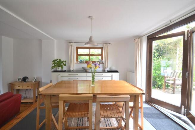 Dining area.JPG