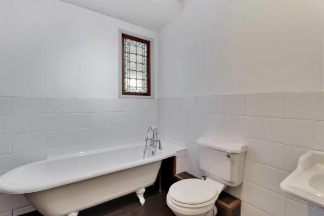 Bathroom.jpg