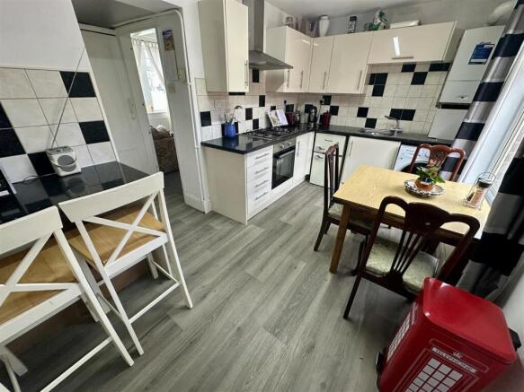 2 bed Terraced for sale Image 5