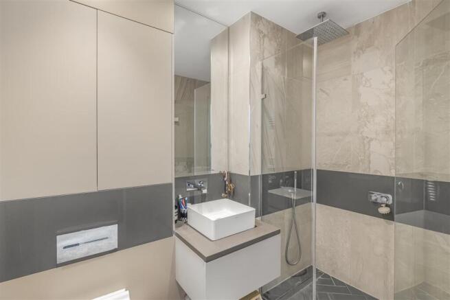 En Suite Bathroom