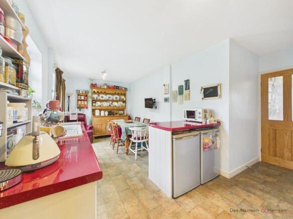 Kitchen/Dining Area