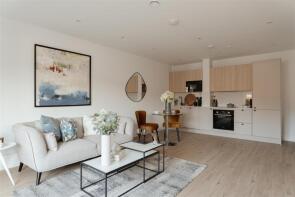 Flat 2, 4, Roebuck Close, Reigate RH2 7ER