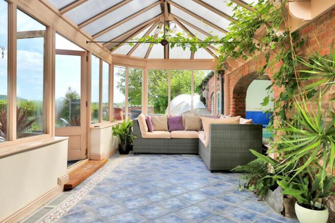 GARDEN ROOM/CONSERVATORY