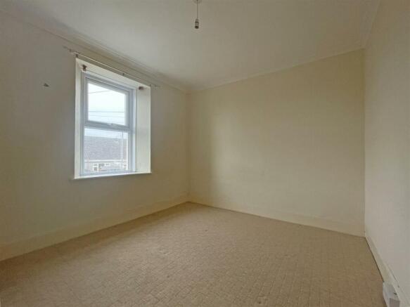 butt park road 33 Bed 2.jpg