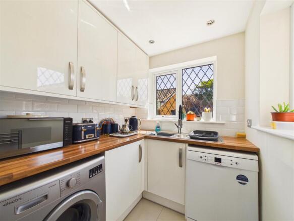 3 bed Semi-Detached for sale Image 6